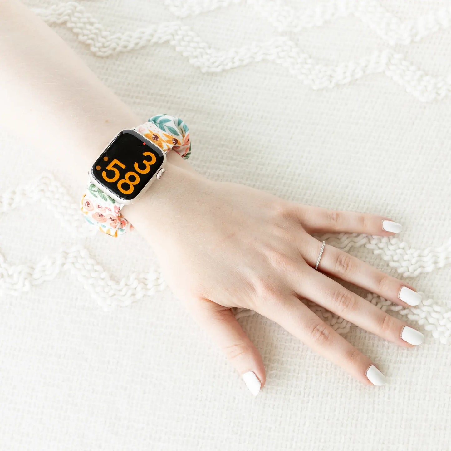 White Floral Apple Watch Band 42/44/45mm